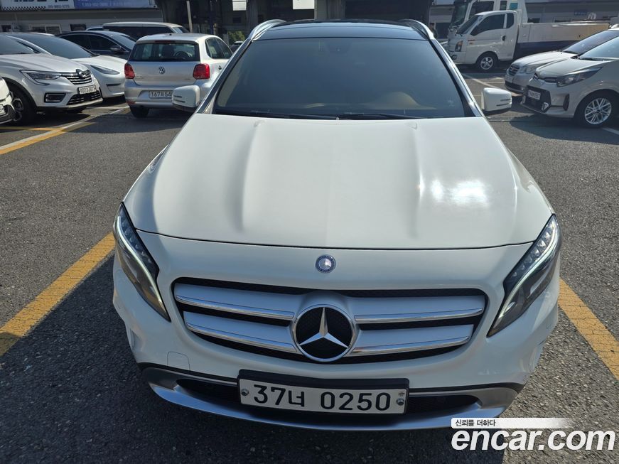 Mercedes-Benz GLA-Class 2015