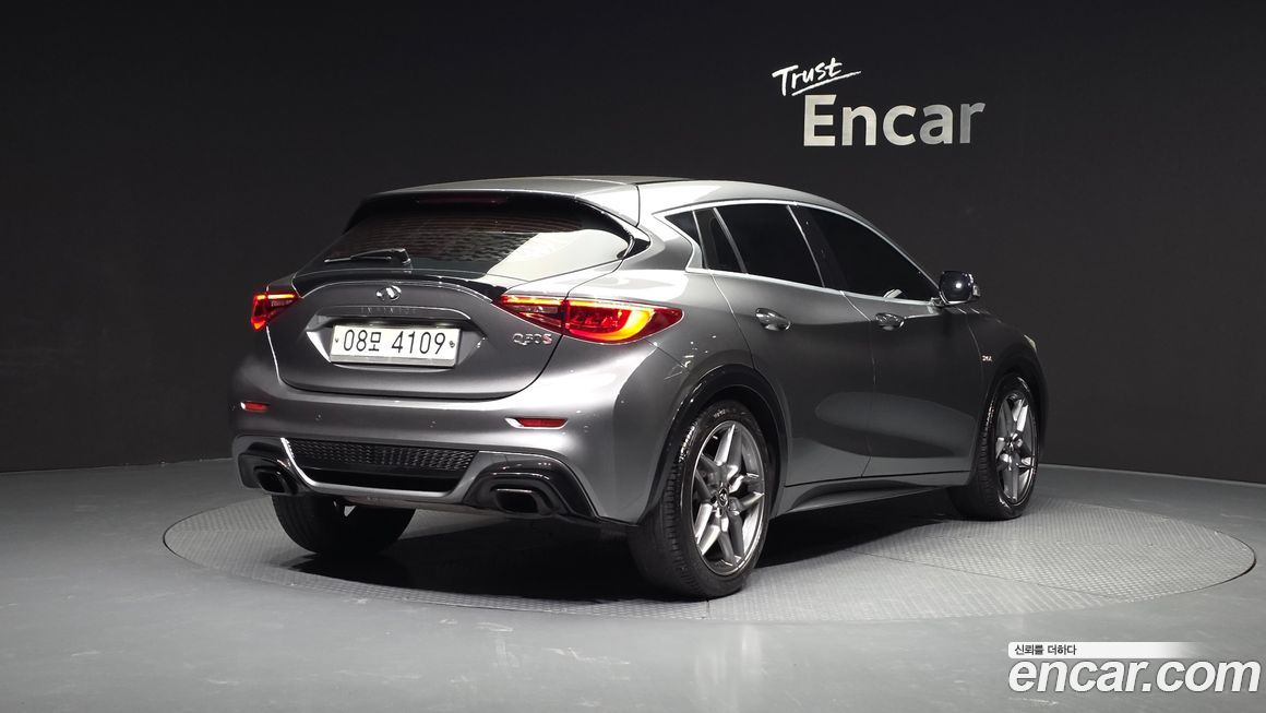 Infiniti Q30 2017