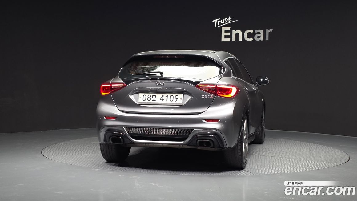 Infiniti Q30 2017