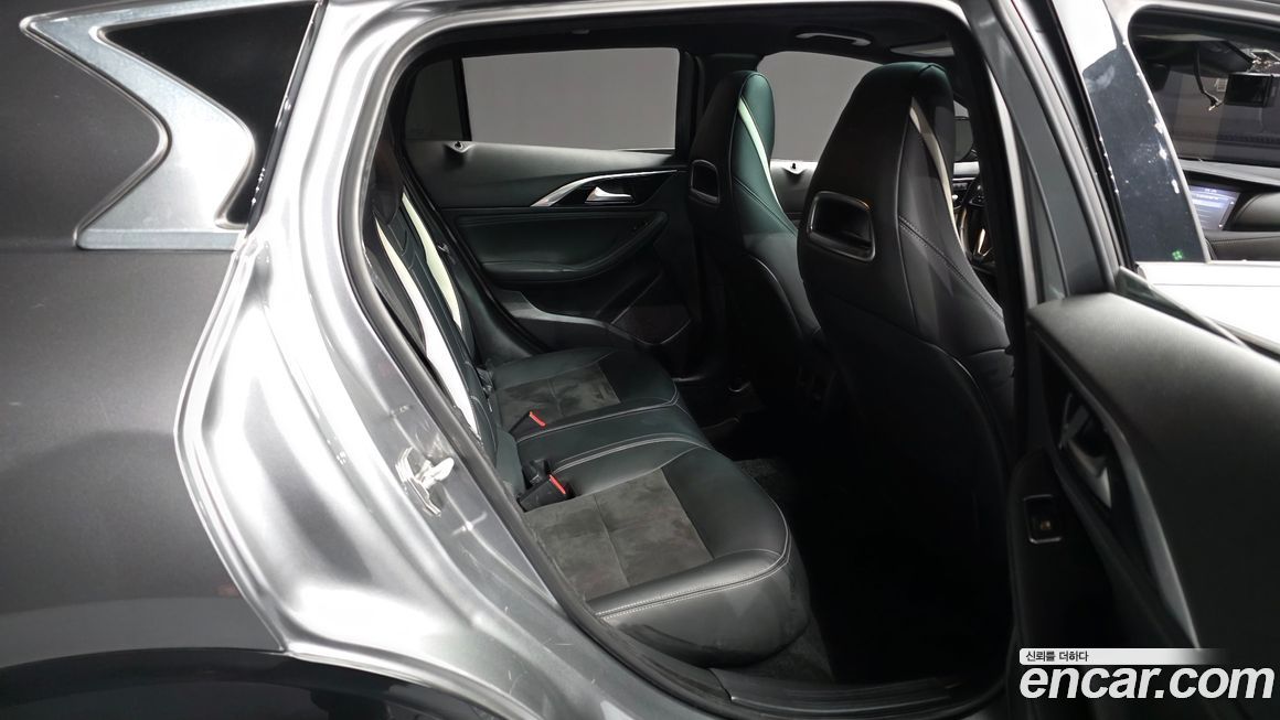 Infiniti Q30 2017