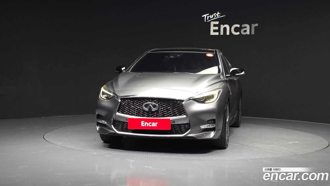 Infiniti Q30 2017