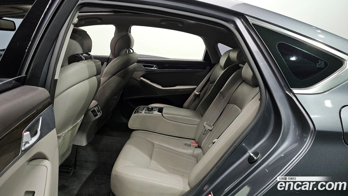 Hyundai Genesis 2016