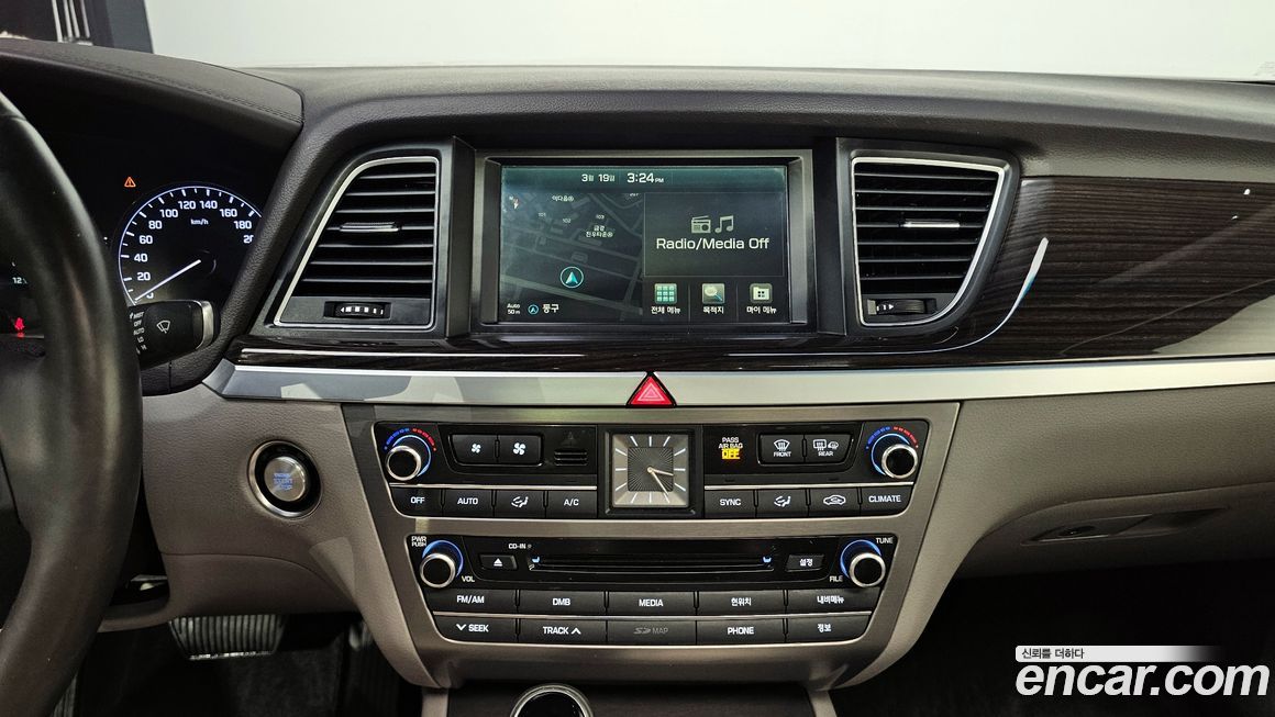Hyundai Genesis 2016