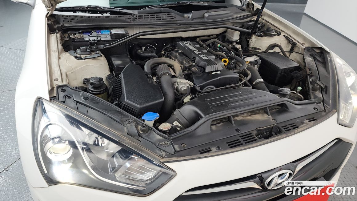 Hyundai Genesis 2012