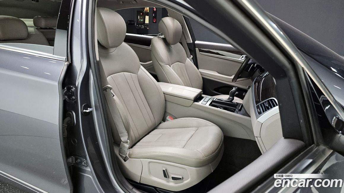 Hyundai Genesis 2016