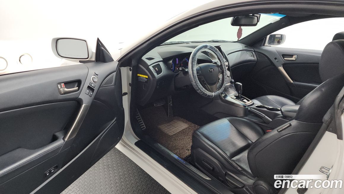 Hyundai Genesis 2012