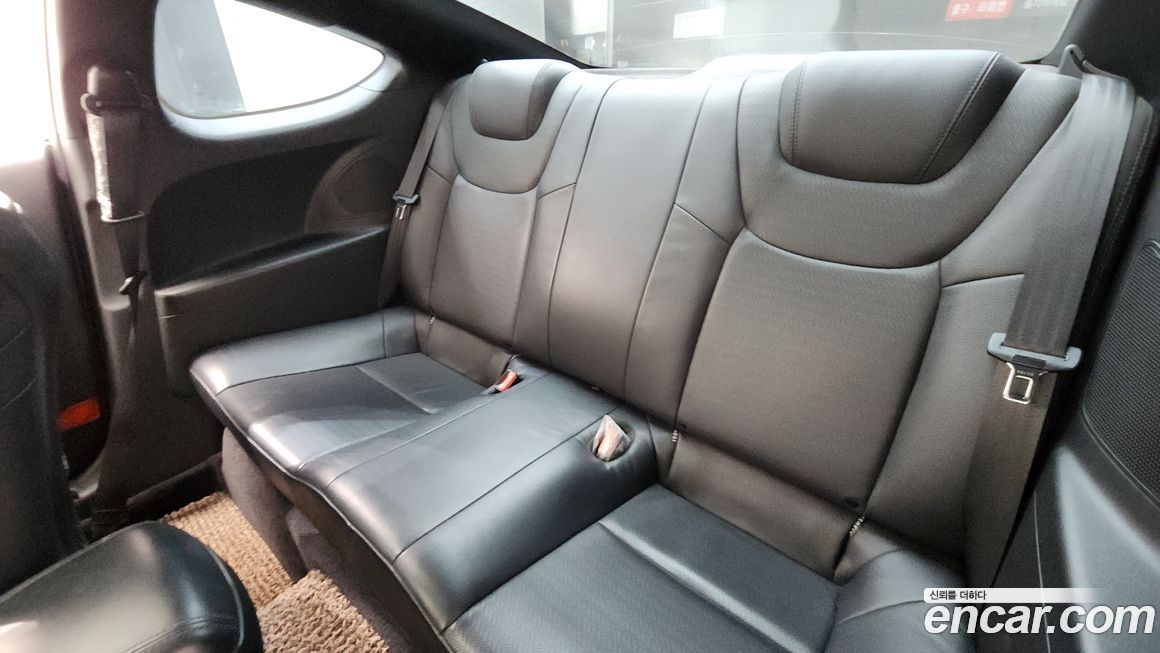 Hyundai Genesis 2012