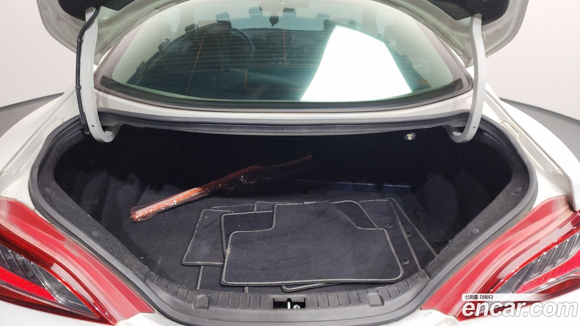 Hyundai Genesis 2012