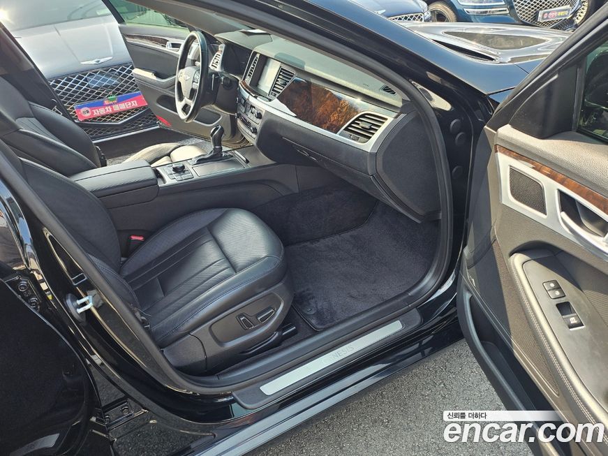 Hyundai Genesis 2014