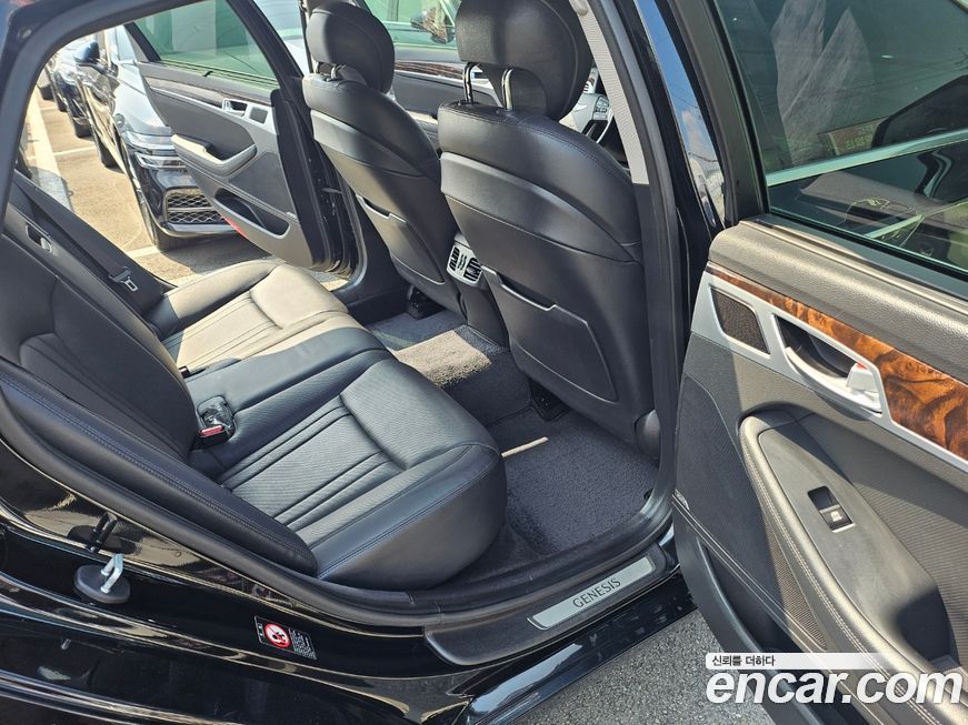 Hyundai Genesis 2014