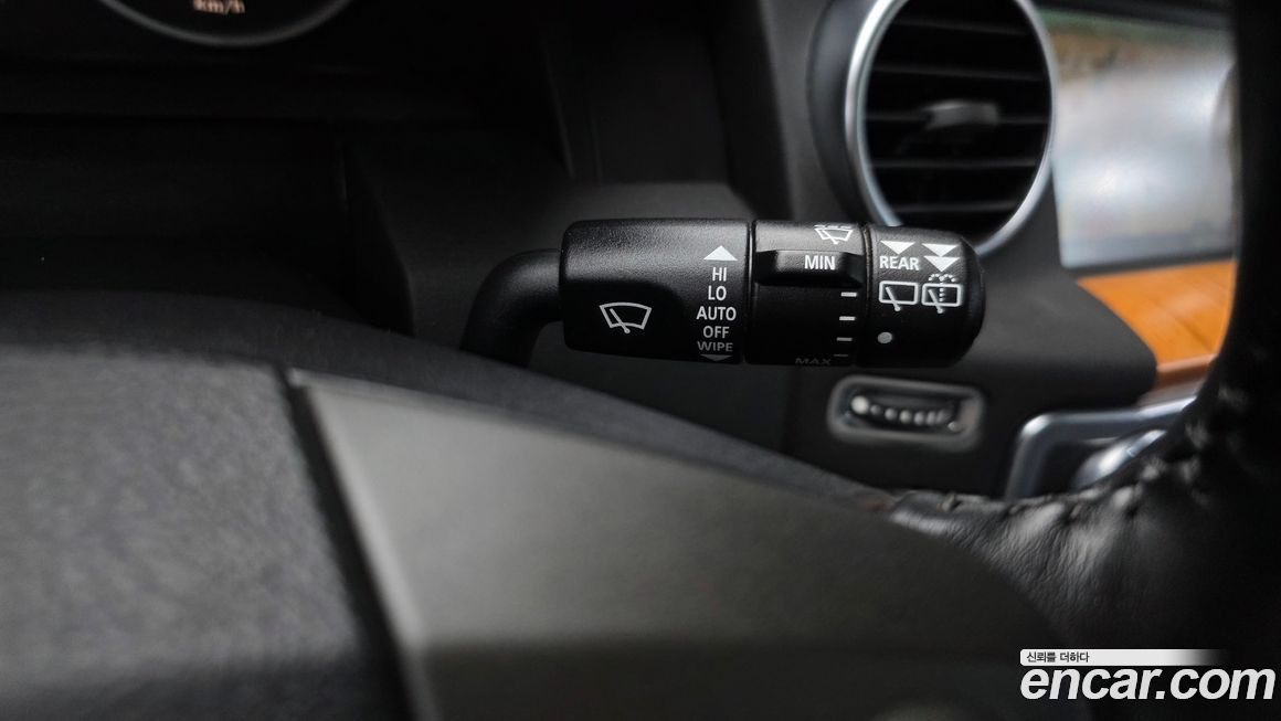Land Rover Discovery 2011