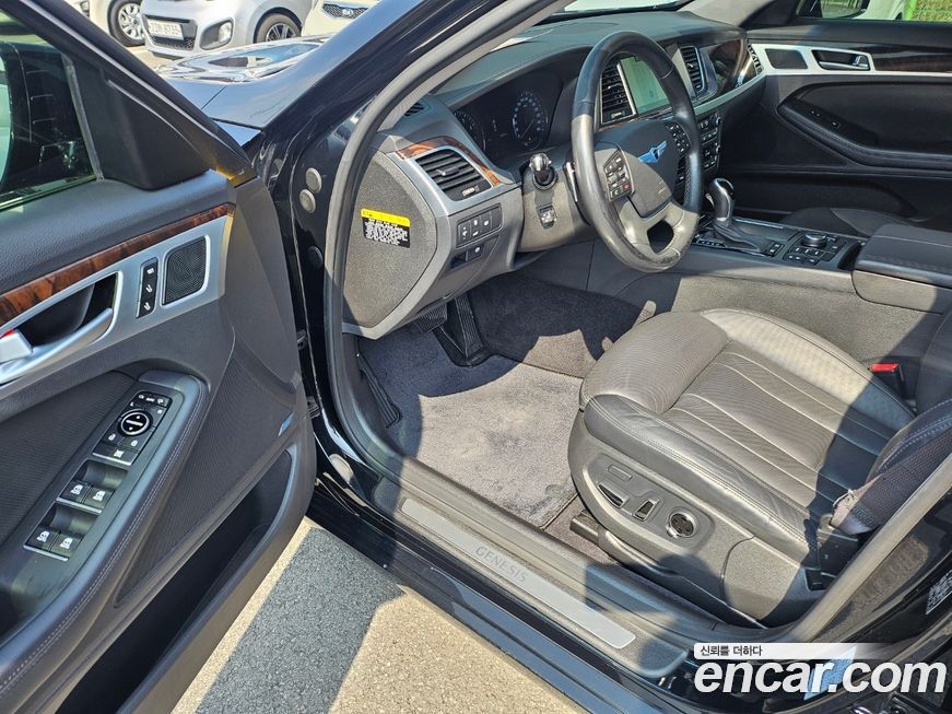 Hyundai Genesis 2014