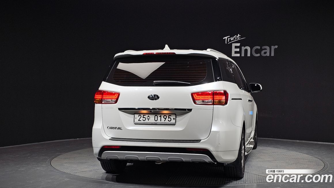 Kia Canival 2016