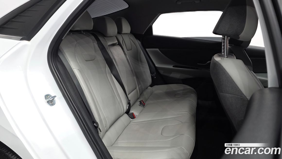 Hyundai AVANTE 2021
