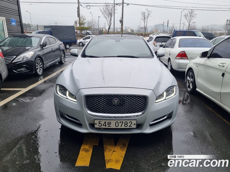 Jaguar XJ 2016