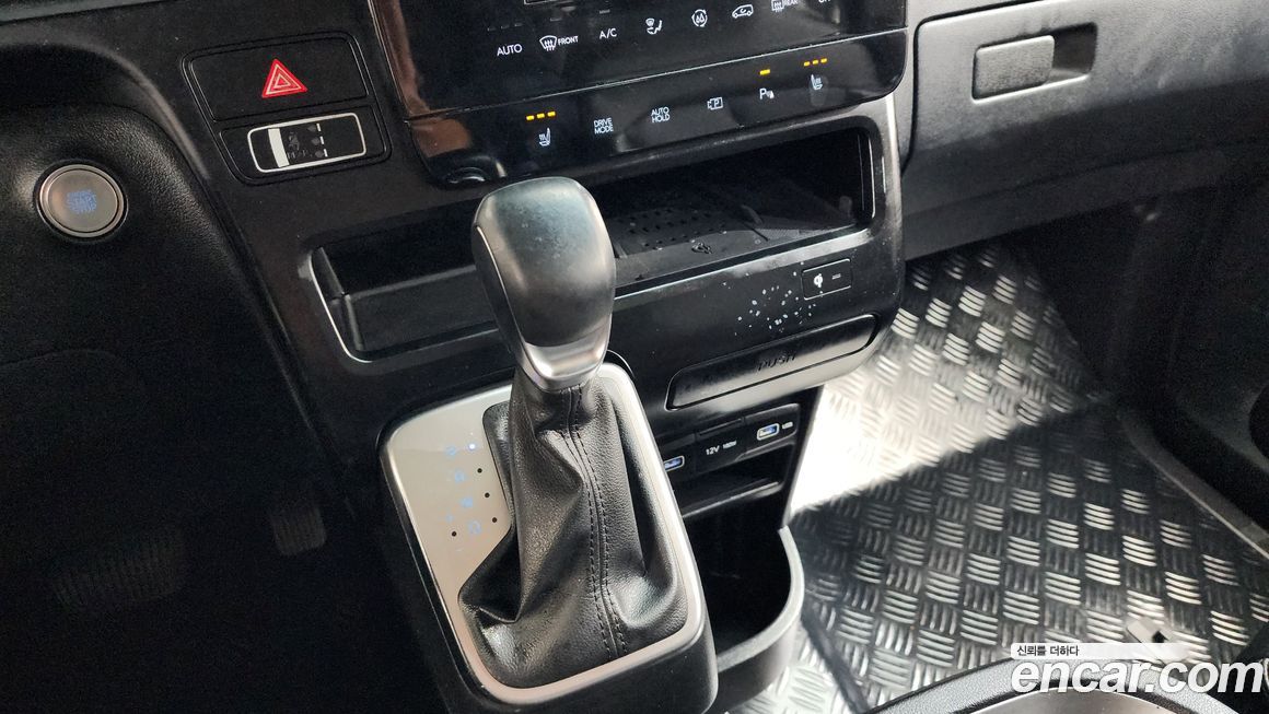 Hyundai Staria 2022