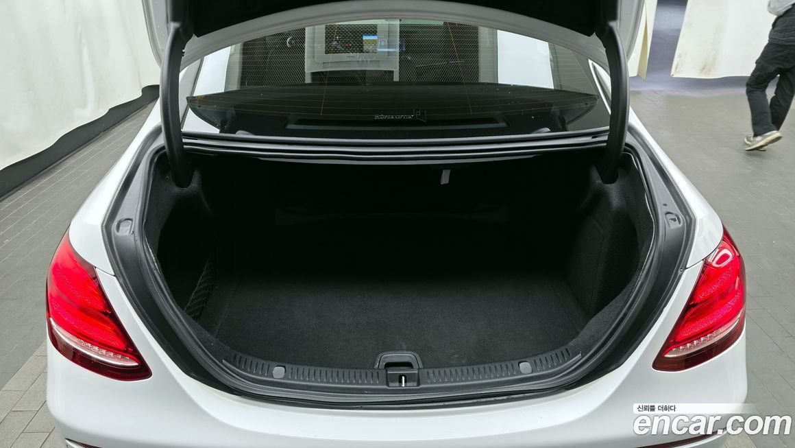 Mercedes-Benz E-Class 2017