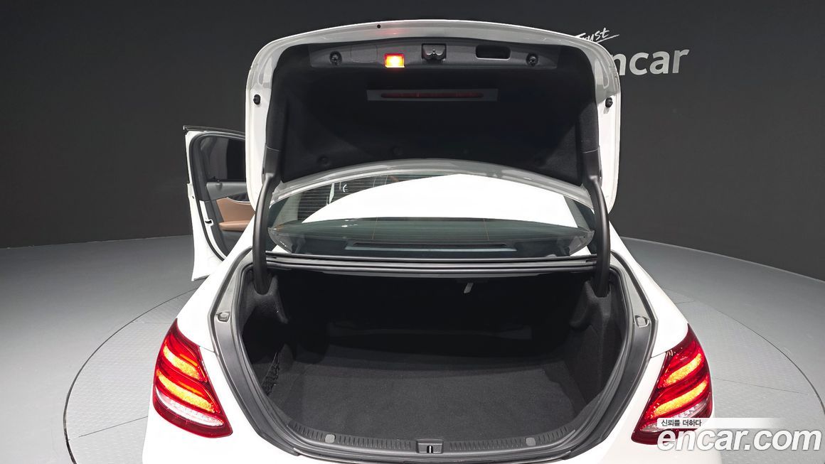 Mercedes-Benz E-Class 2018