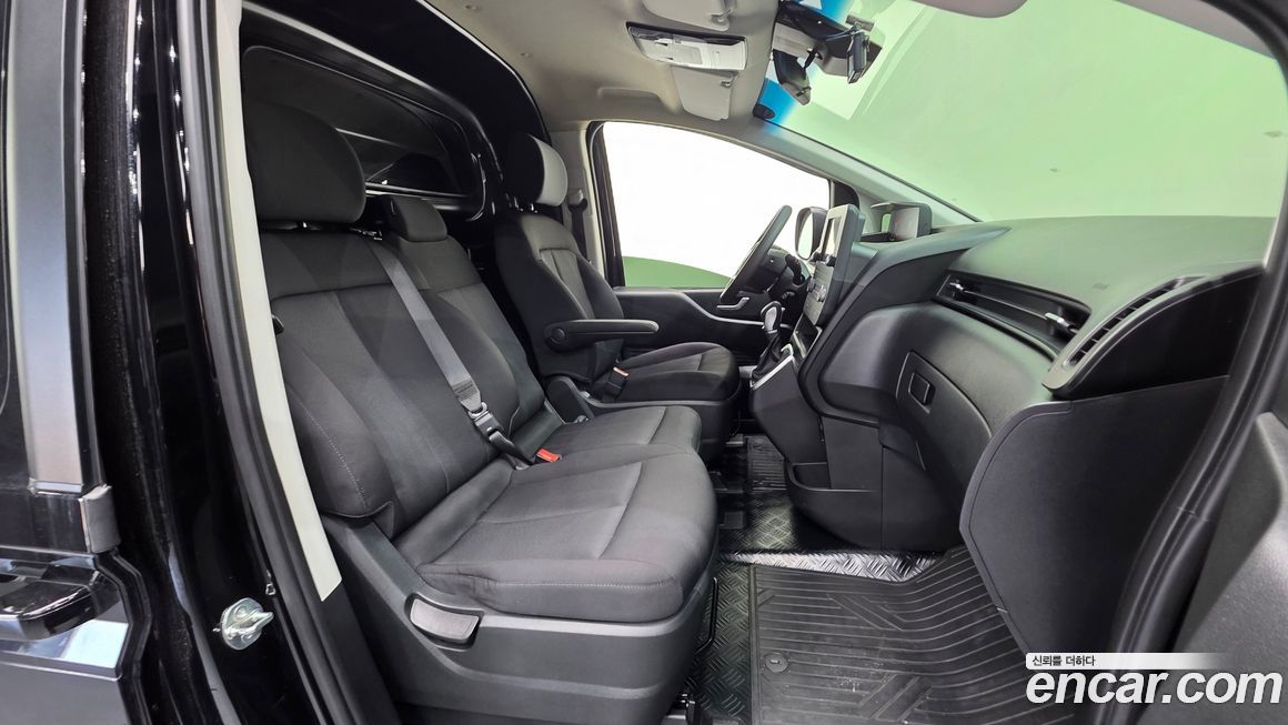 Hyundai Staria 2023