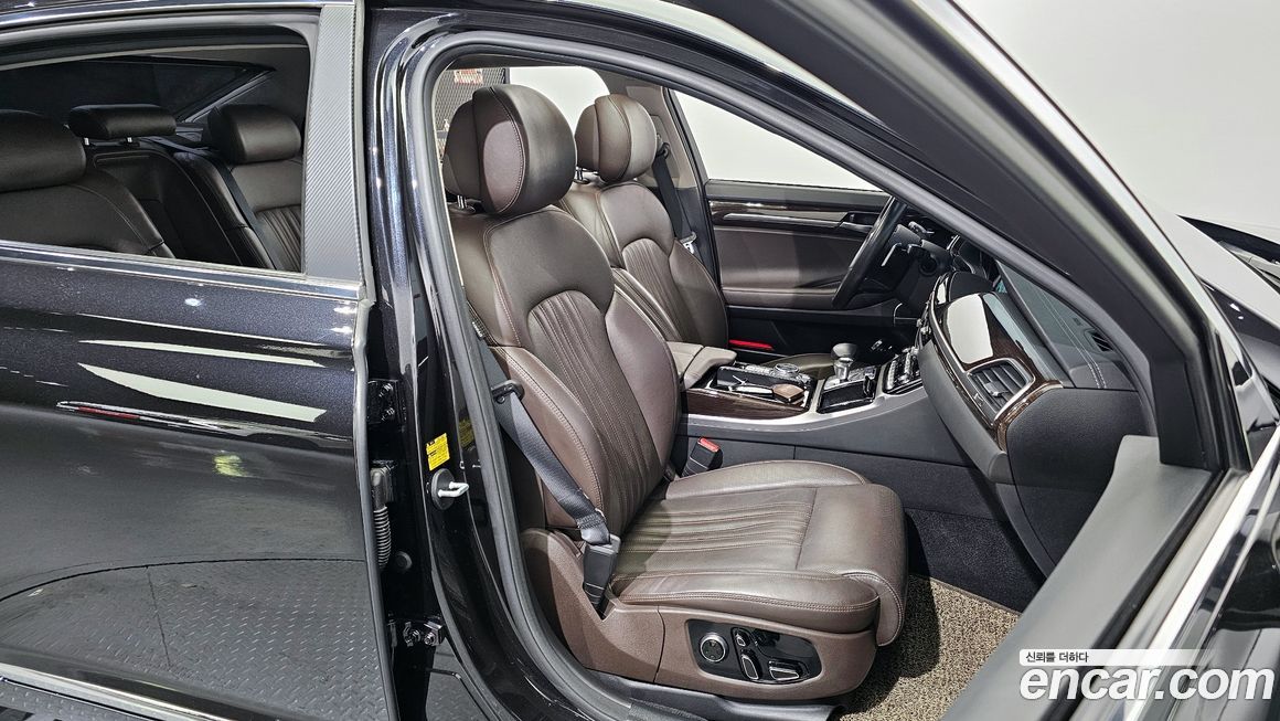 Genesis EQ900 2018