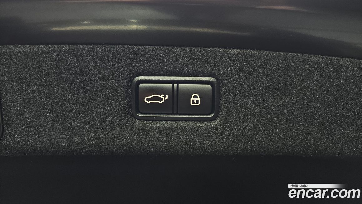 Genesis EQ900 2018