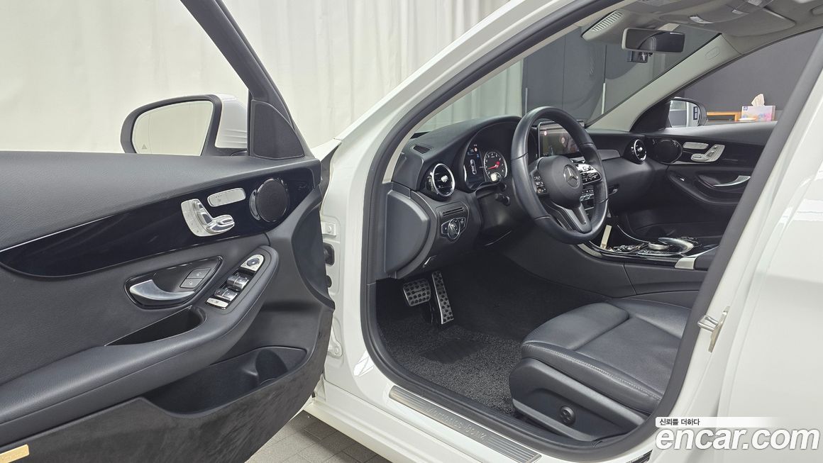 Mercedes-Benz C-Class 2020