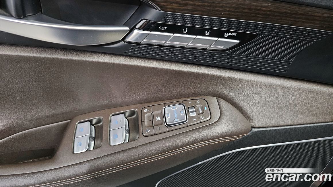 Genesis EQ900 2018