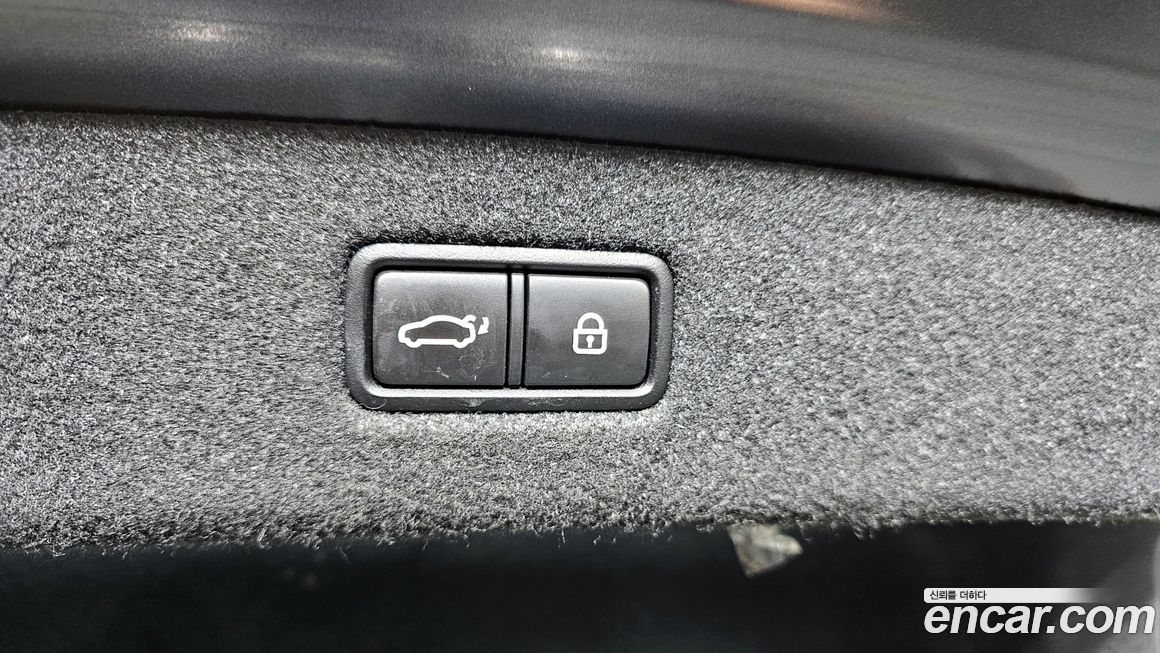 Genesis EQ900 2018