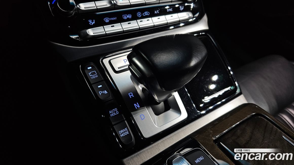 Genesis EQ900 2018
