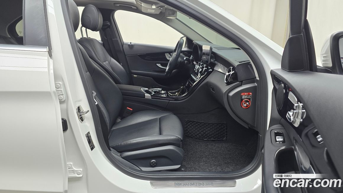 Mercedes-Benz C-Class 2020