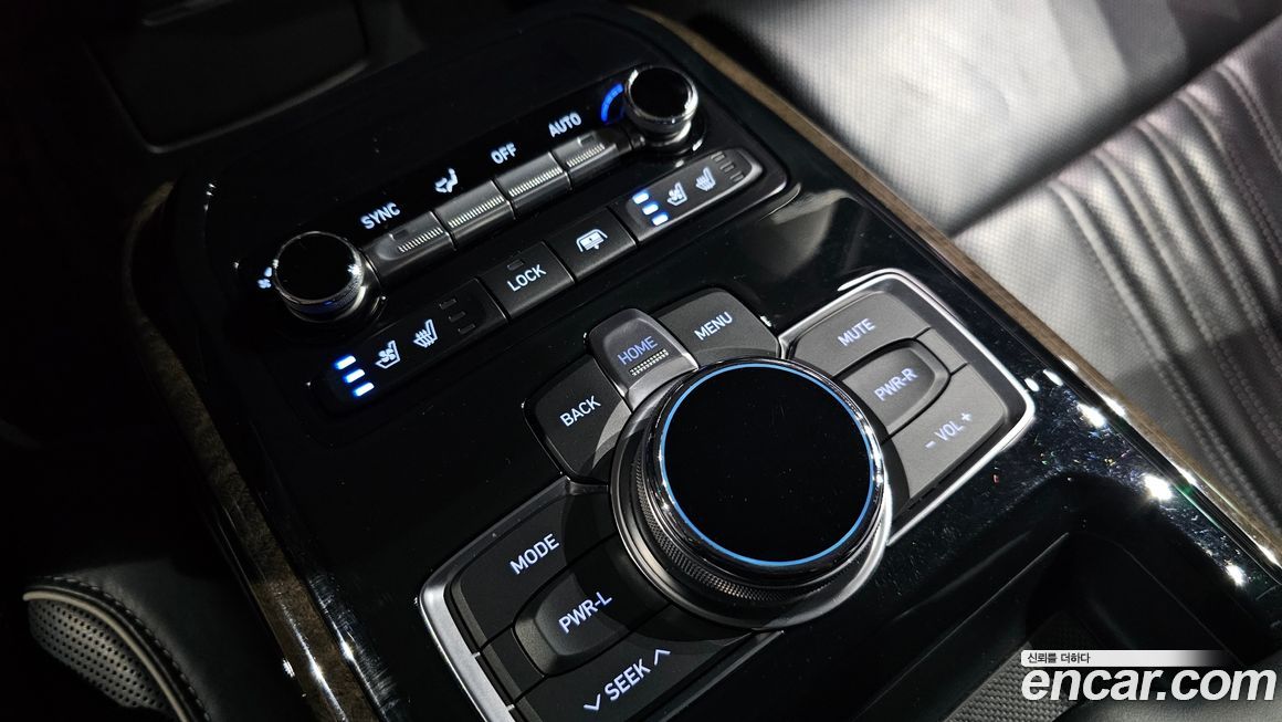 Genesis EQ900 2018
