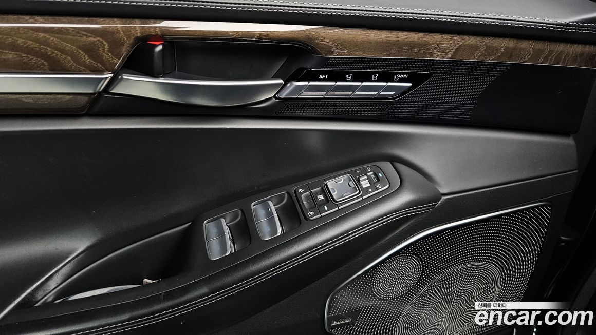 Genesis EQ900 2018