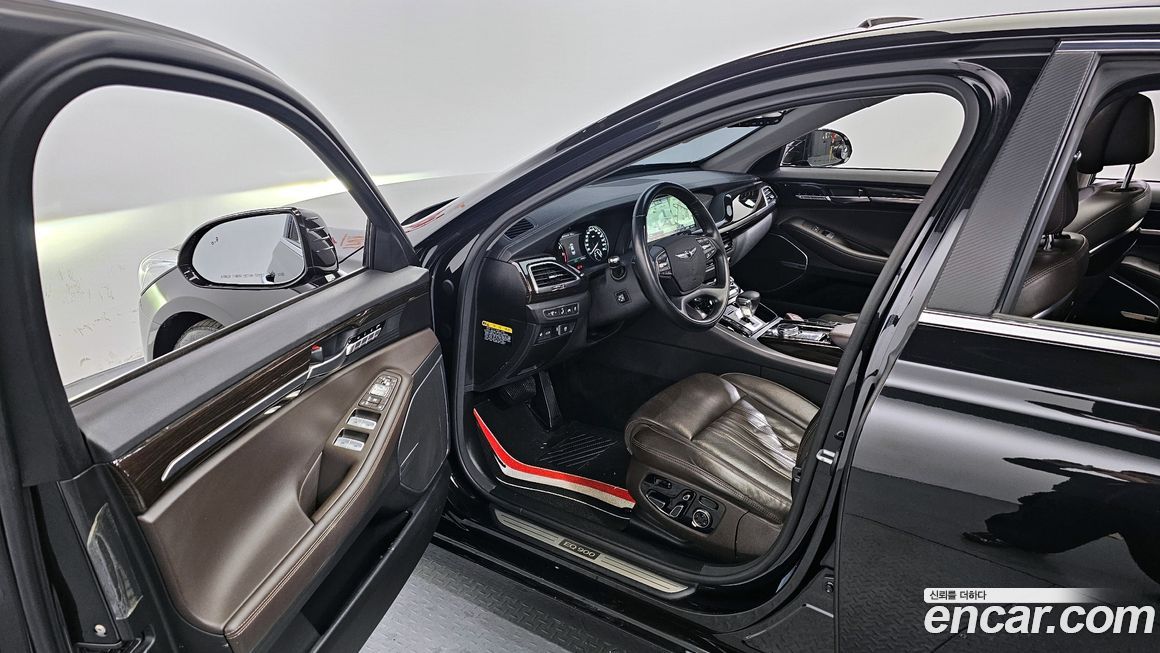 Genesis EQ900 2018