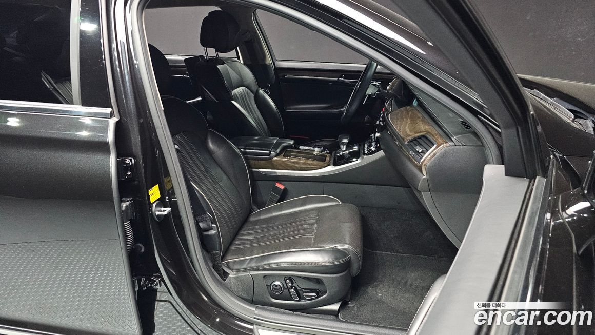 Genesis EQ900 2018