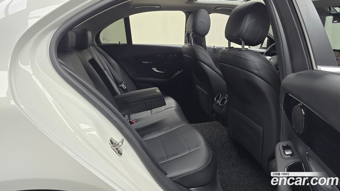 Mercedes-Benz C-Class 2020