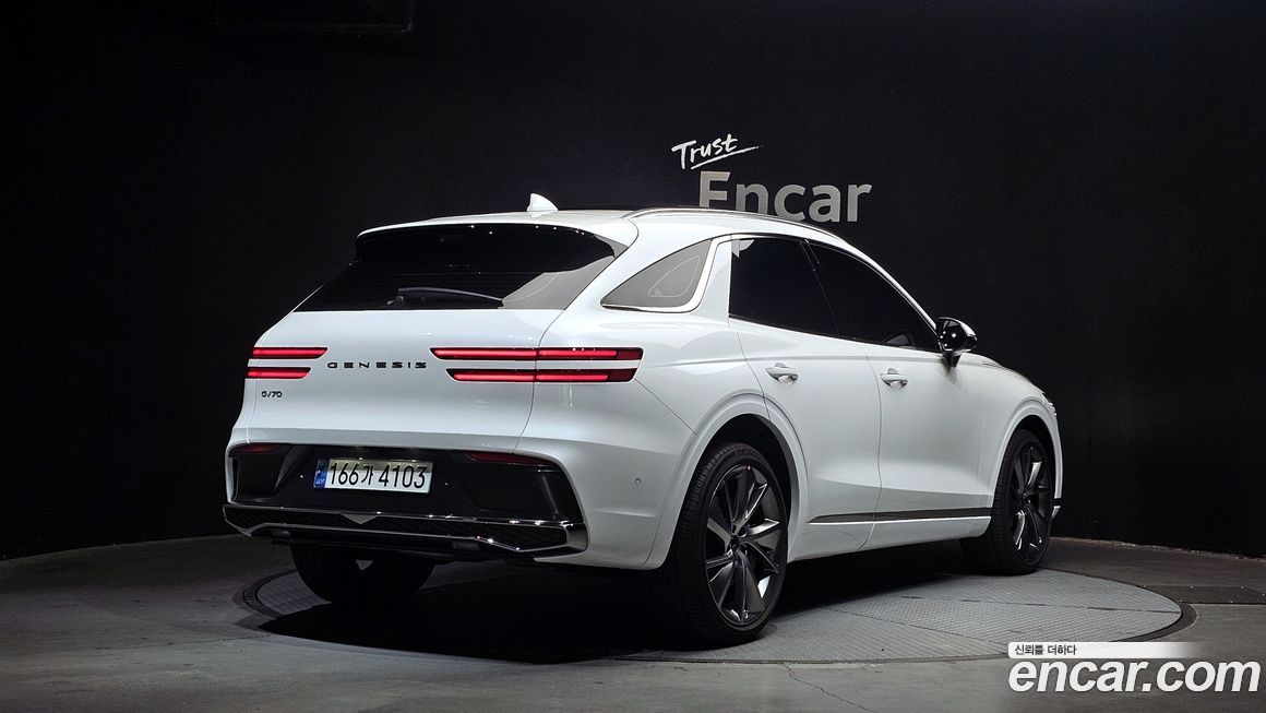 Genesis GV70 2025