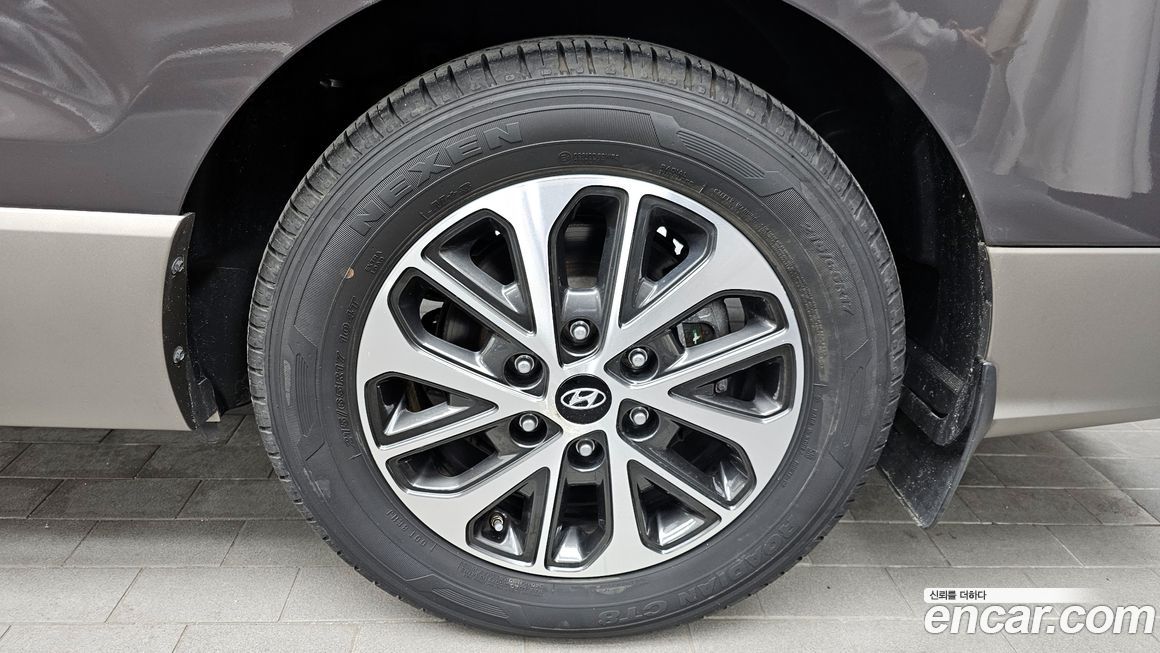 Hyundai Starex 2019