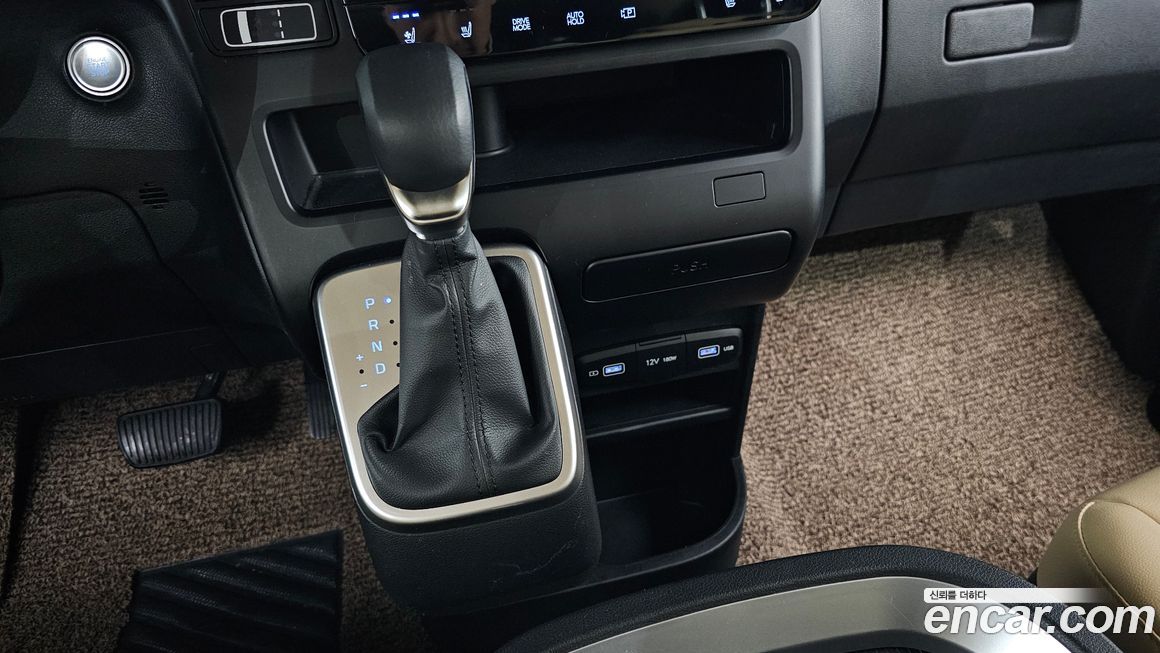 Hyundai Staria 2023