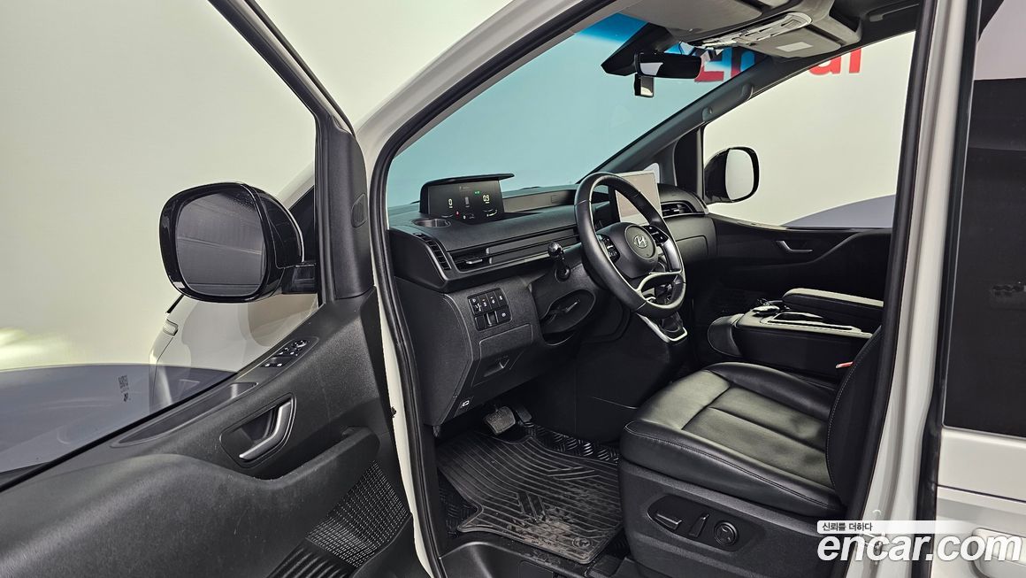 Hyundai Staria 2023