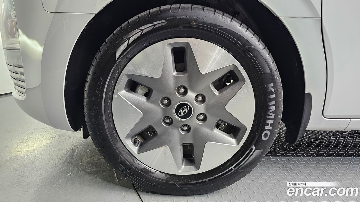 Hyundai Staria 2023