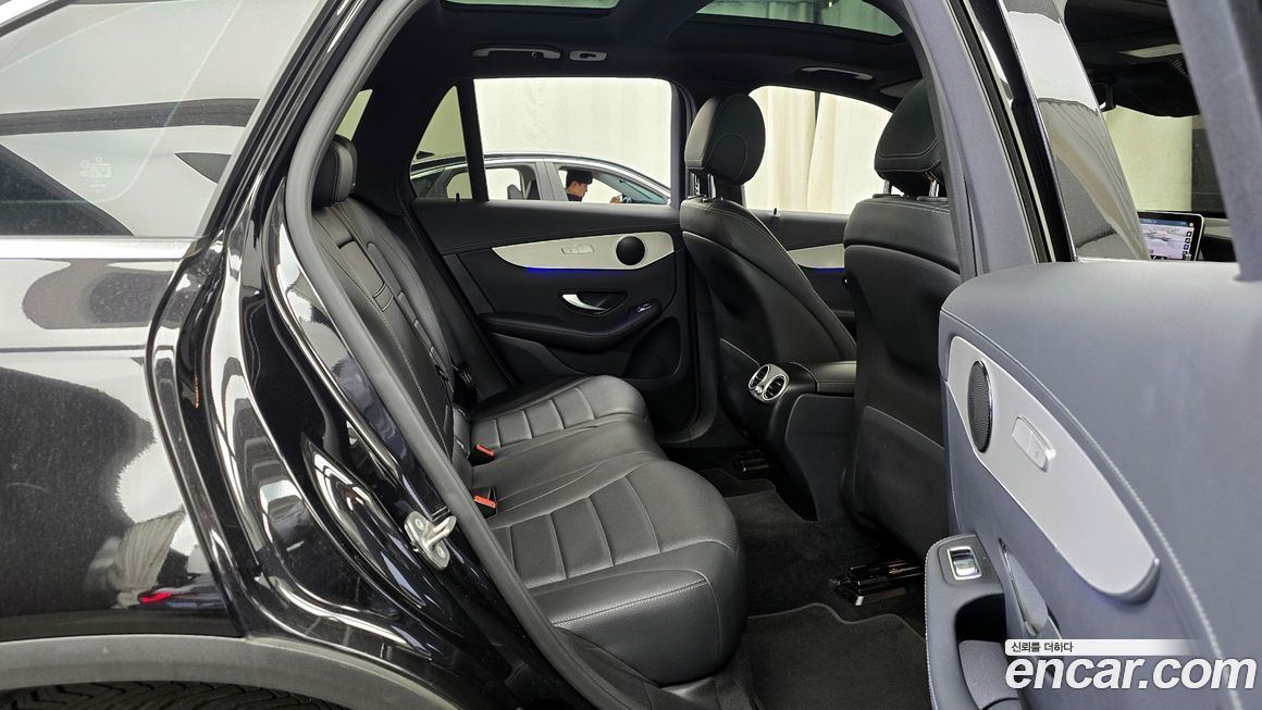 Mercedes-Benz GLC-Class 2021