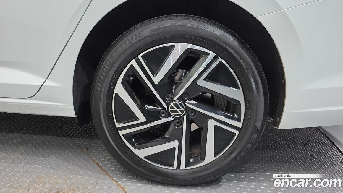 Volkswagen Jetta 2023