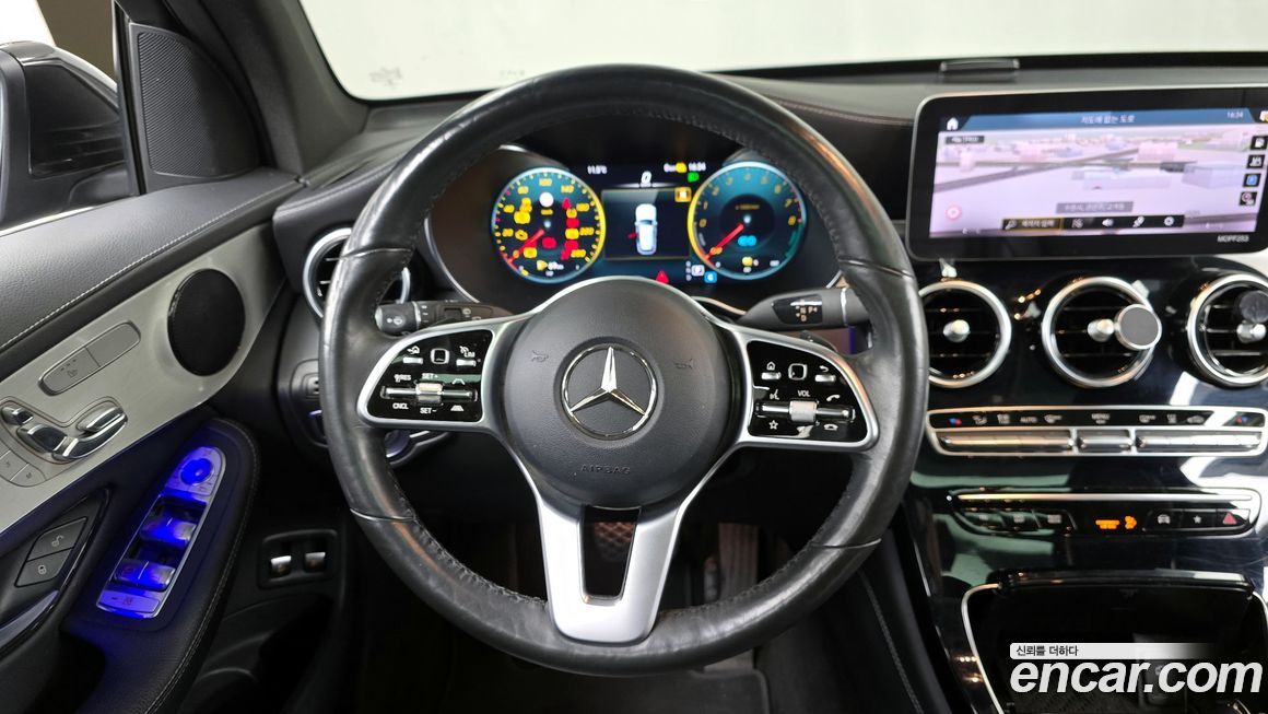 Mercedes-Benz GLC-Class 2021