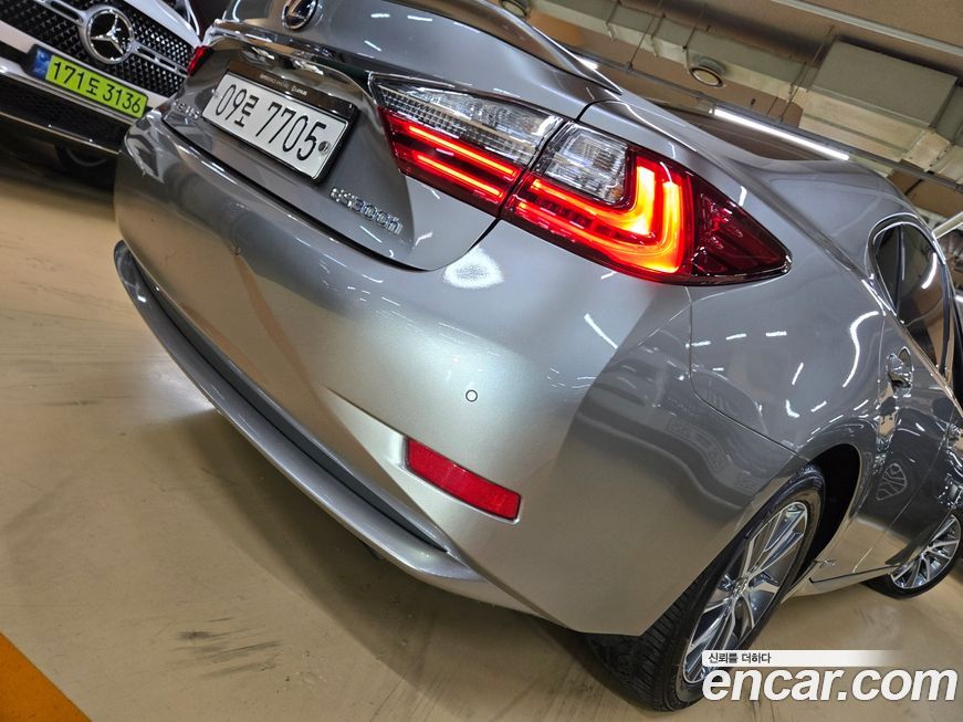 Lexus ES 2018