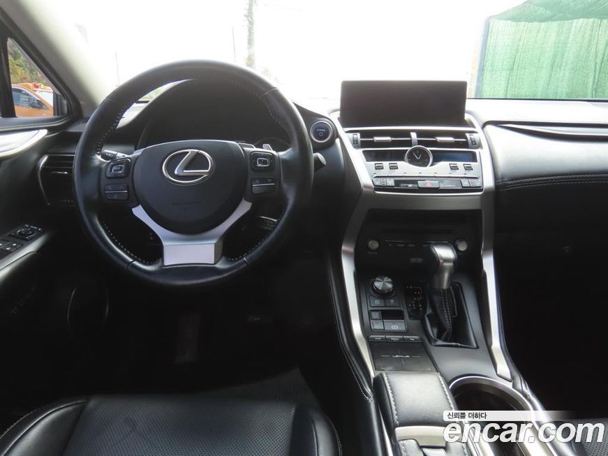 Lexus NX 2018