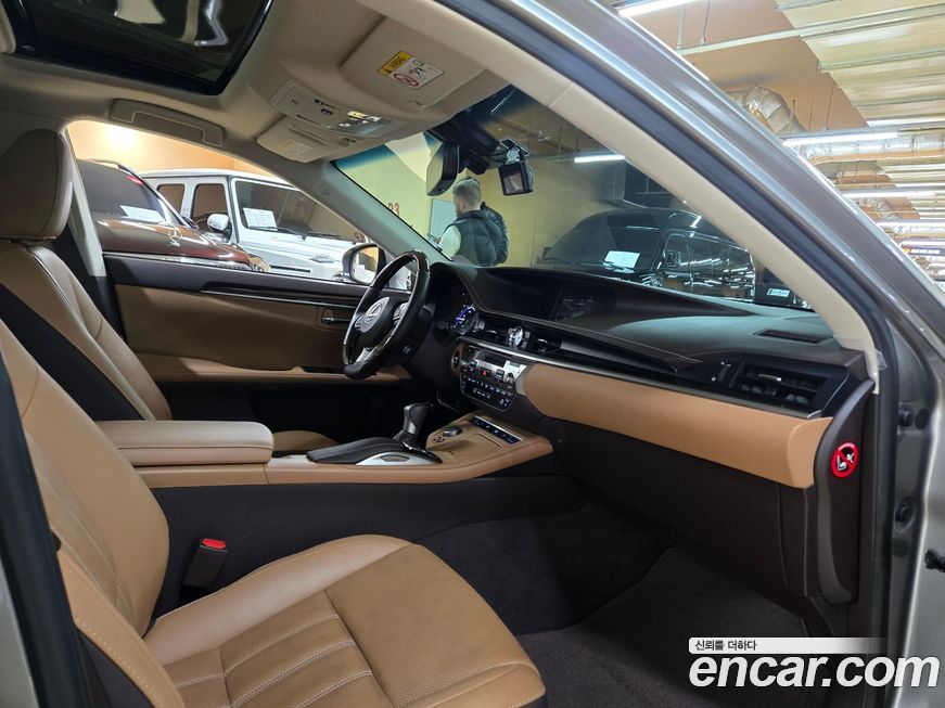 Lexus ES 2018