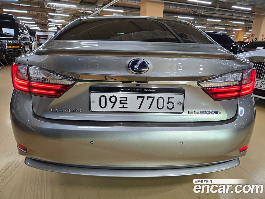 Lexus ES 2018