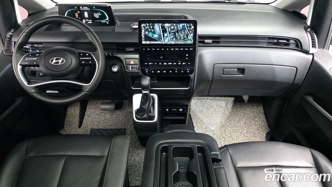 Hyundai Staria 2025