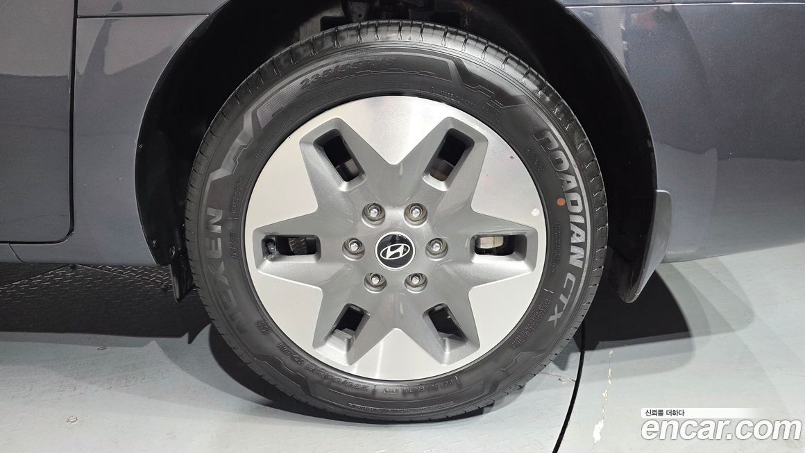 Hyundai Staria 2025