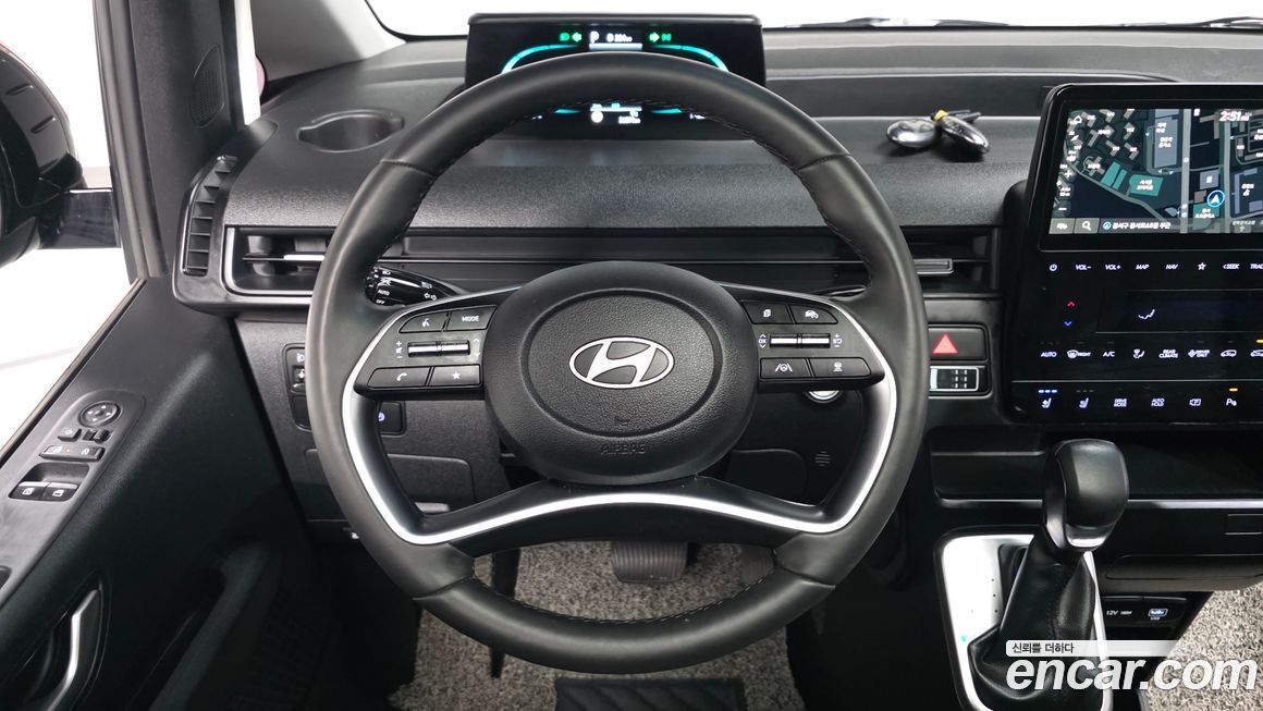 Hyundai Staria 2025